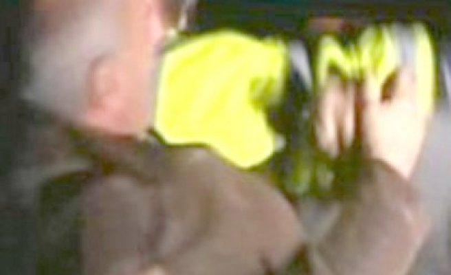 Beţivul care a lovit un poliţist cu pumnul în gură, arestat 29 de zile